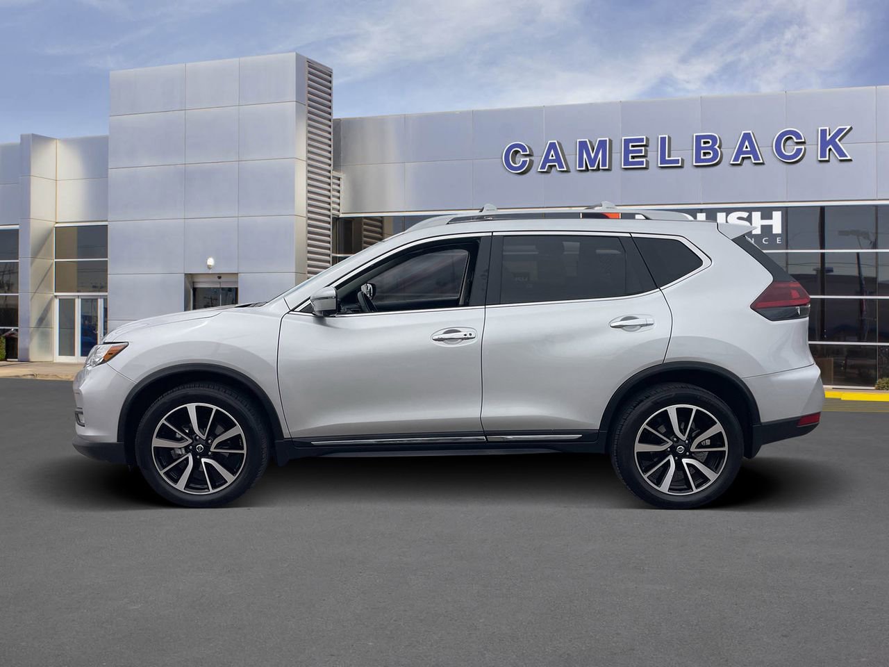 Used 2019 Nissan Rogue SL w/ Premium Package image 3