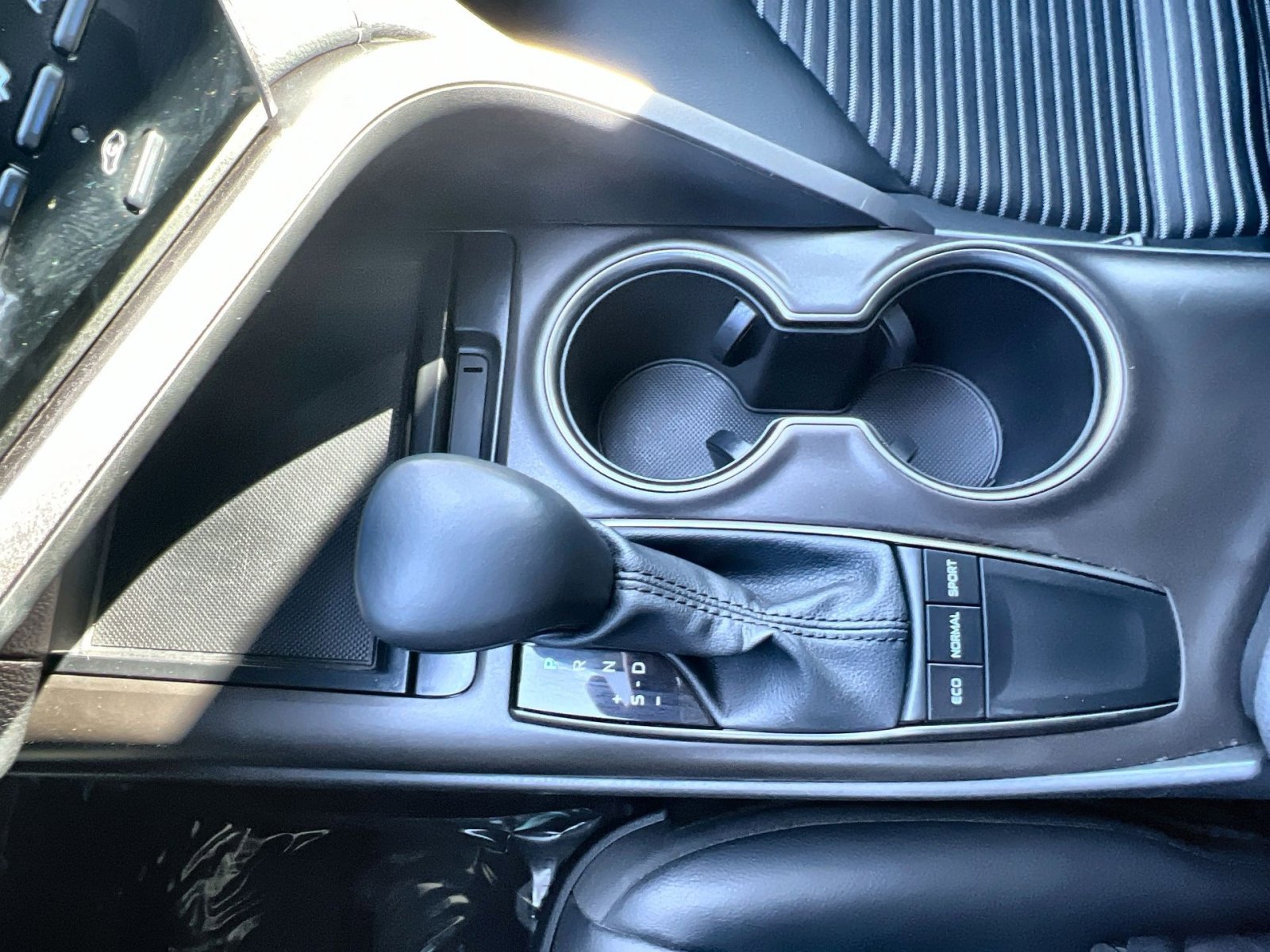 Used 2023 Toyota Camry SE w/ Convenience Package image 21