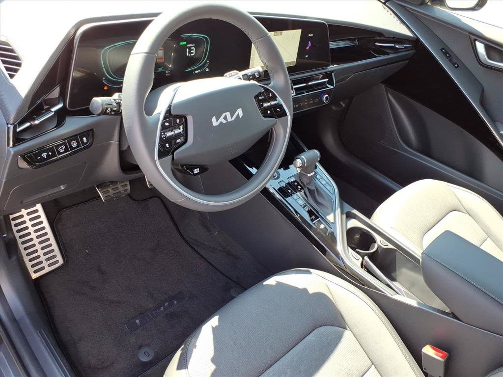 New 2026 Kia Niro SX Touring FWD image 11