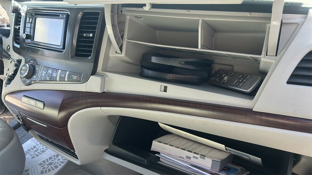 Used 2012 Toyota Sienna XLE w/ Entertainment Pkg image 29
