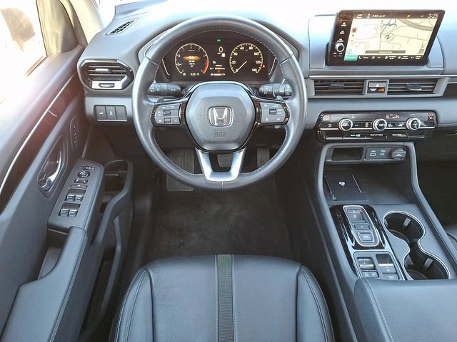 Used 2024 Honda Pilot Touring image 12