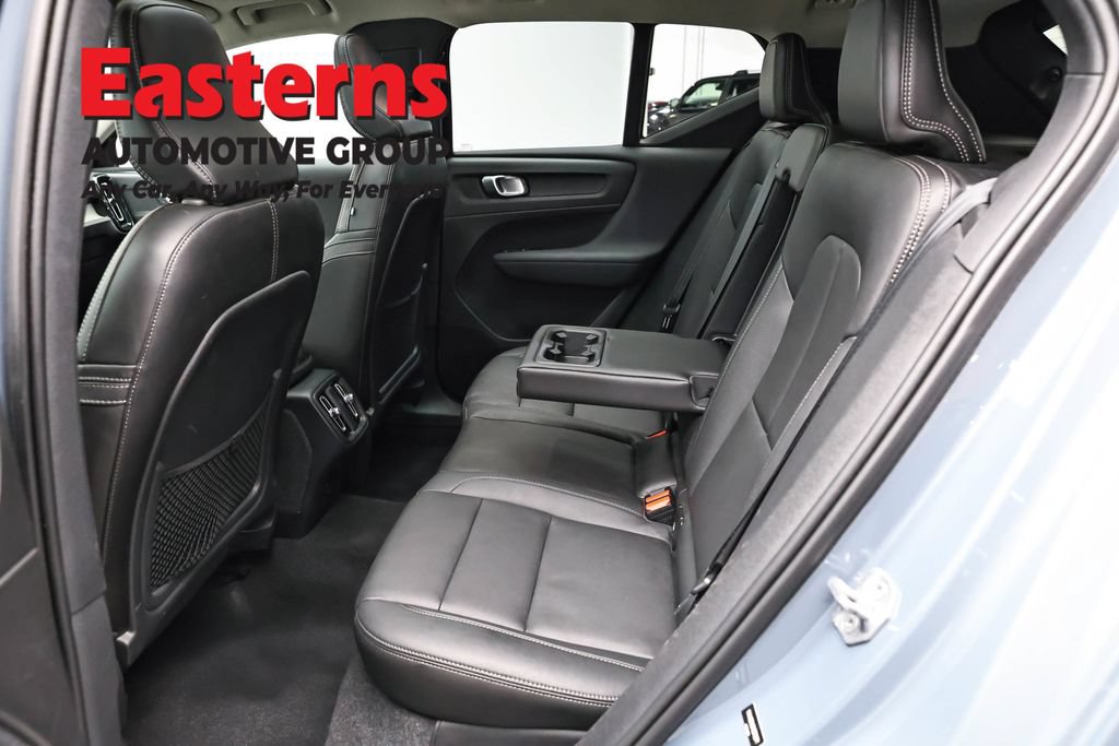 Used 2021 Volvo XC40 T4 Inscription FWD image 21