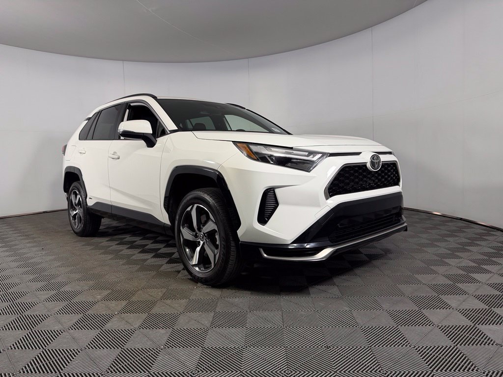 Used 2025 Toyota RAV4 SE AWD/4WD image 3