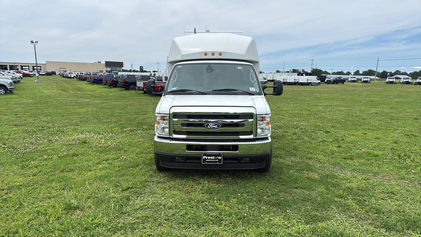 New 2026 Ford E-350 and Econoline 350 Super Duty w/ Power Equipment Group RWD image 8