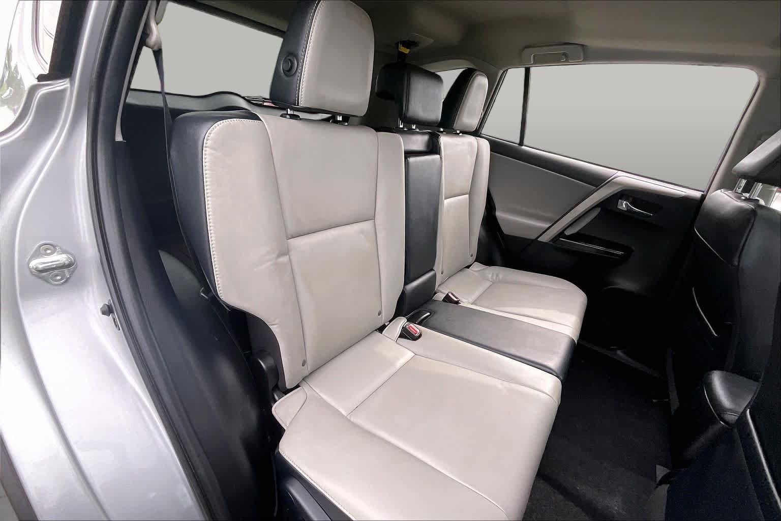 Used 2016 Toyota RAV4 Limited AWD/4WD image 37