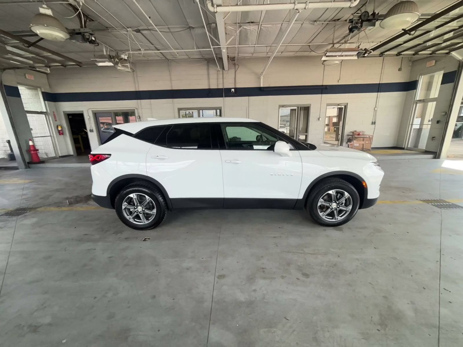 Used 2025 Chevrolet Blazer LT FWD image 15