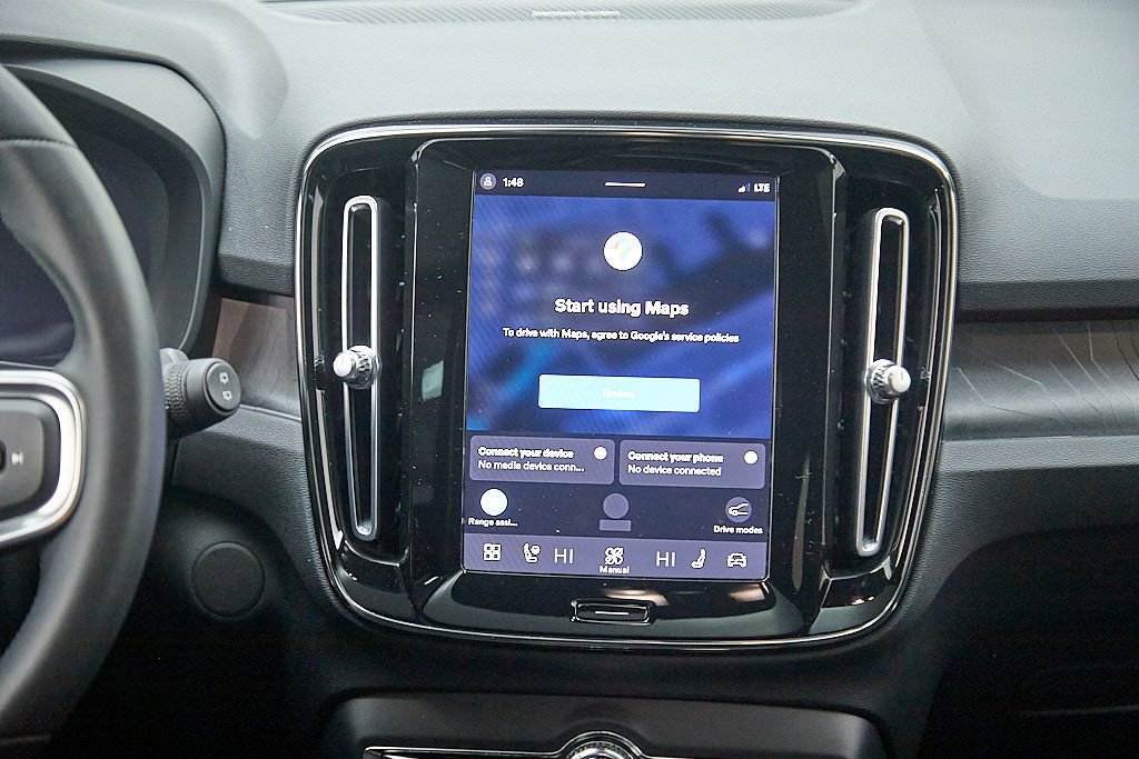 Certified 2023 Volvo XC40 Recharge Ultimate image 27