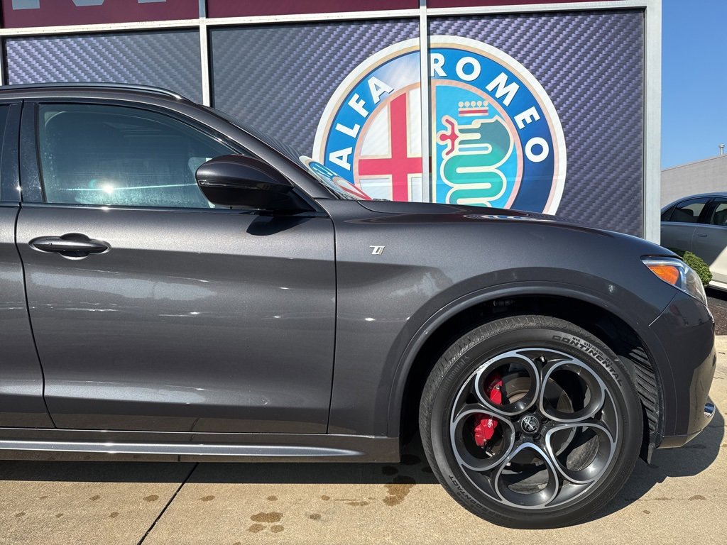 Used 2022 Alfa Romeo Stelvio Ti w/ Active Assist Plus Package image 4
