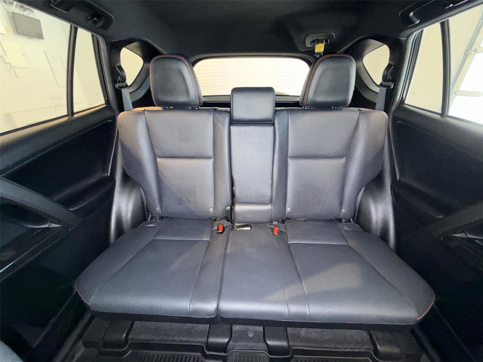 Used 2018 Toyota RAV4 SE w/ Advanced Technology Package image 24