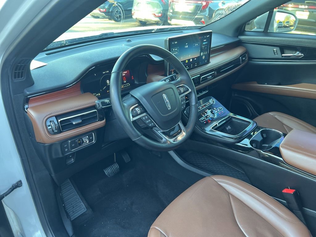 Used 2022 Lincoln Nautilus Reserve image 6