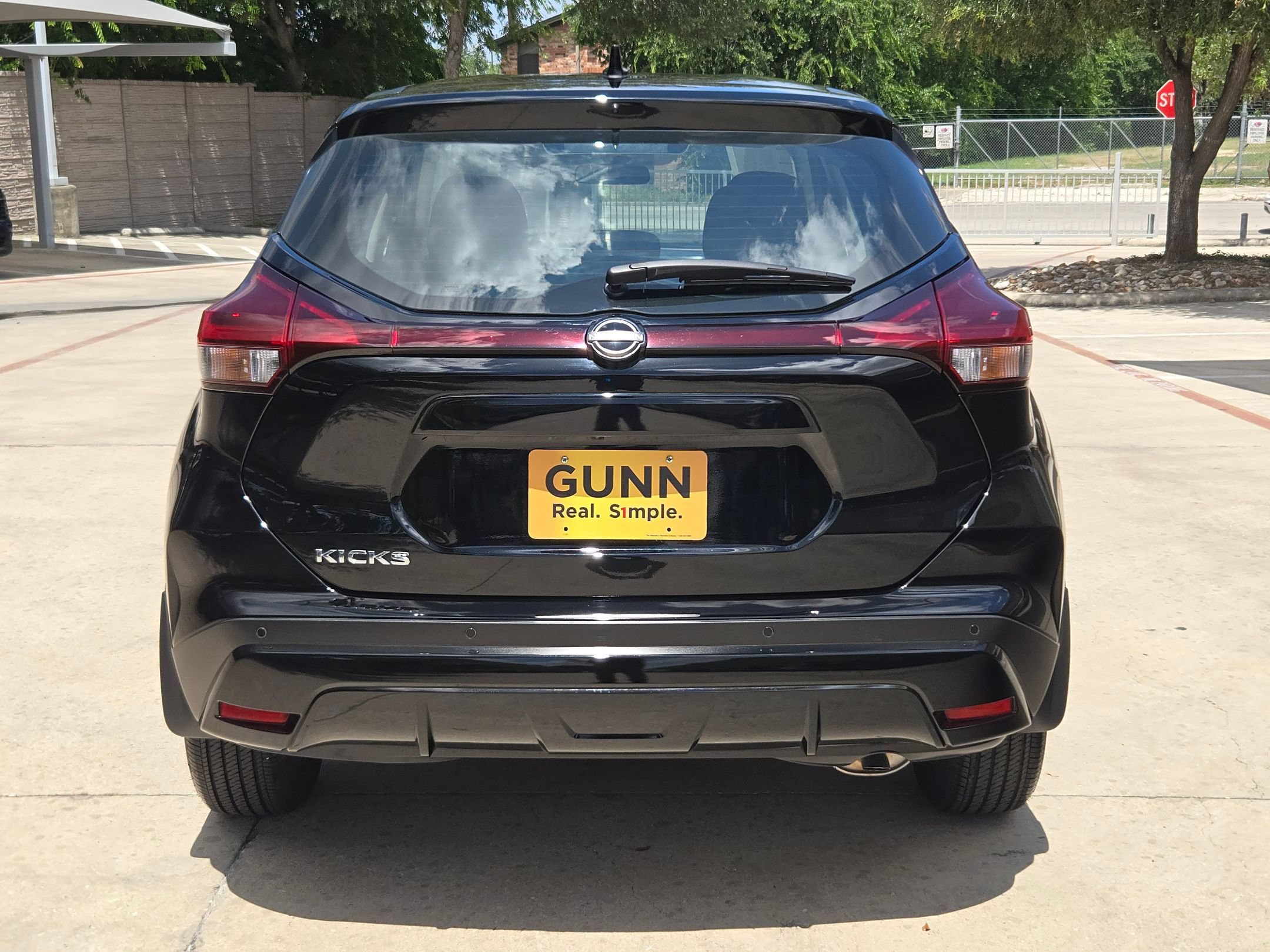 Certified 2025 Nissan Kicks Play S FWD image 4