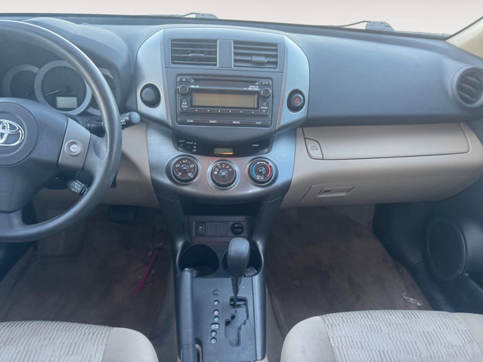 Used 2012 Toyota RAV4 FWD image 11