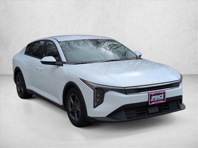 Used 2025 Kia K4 LXS image 3