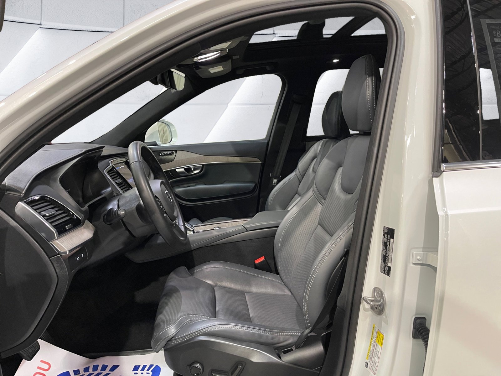 Used 2024 Volvo XC90 T8 Ultimate image 10