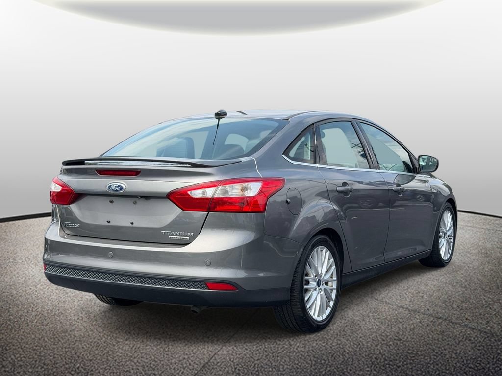 Used 2014 Ford Focus Titanium FWD image 2