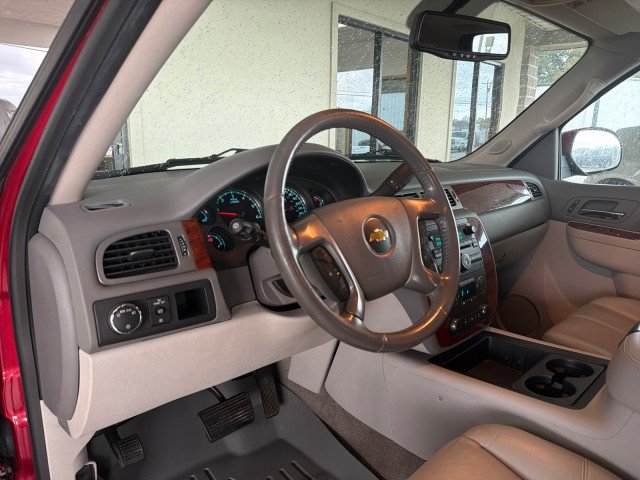 Used 2013 Chevrolet Suburban LT w/ Luxury Package image 17
