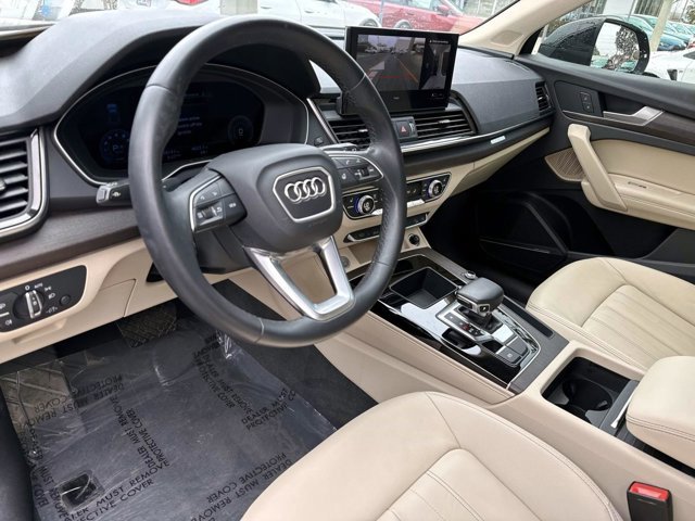 Used 2021 Audi Q5 Premium Plus w/ Premium Plus Package image 24