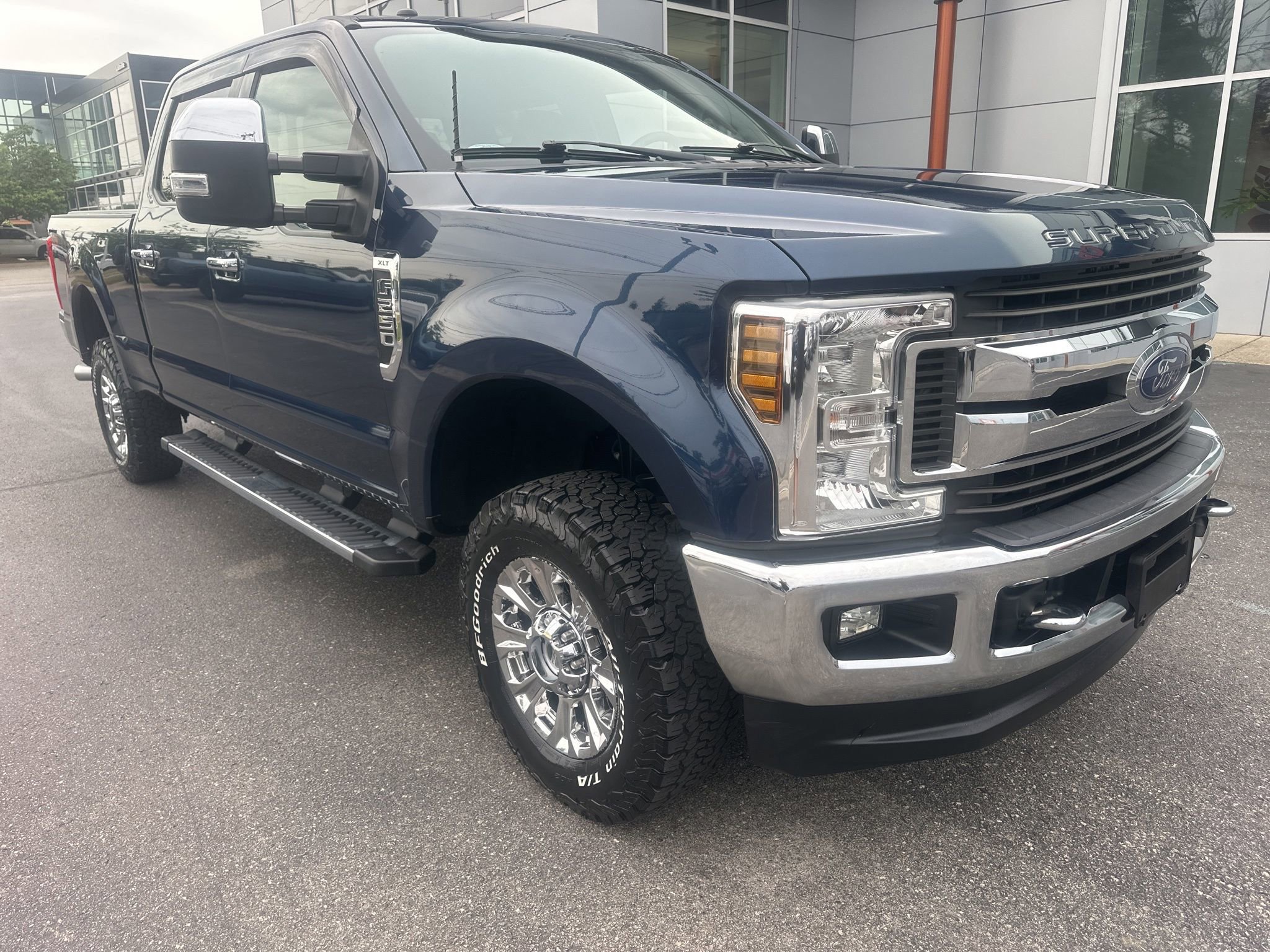 Used 2019 Ford F250 XLT w/ XLT Premium Package AWD/4WD image 3