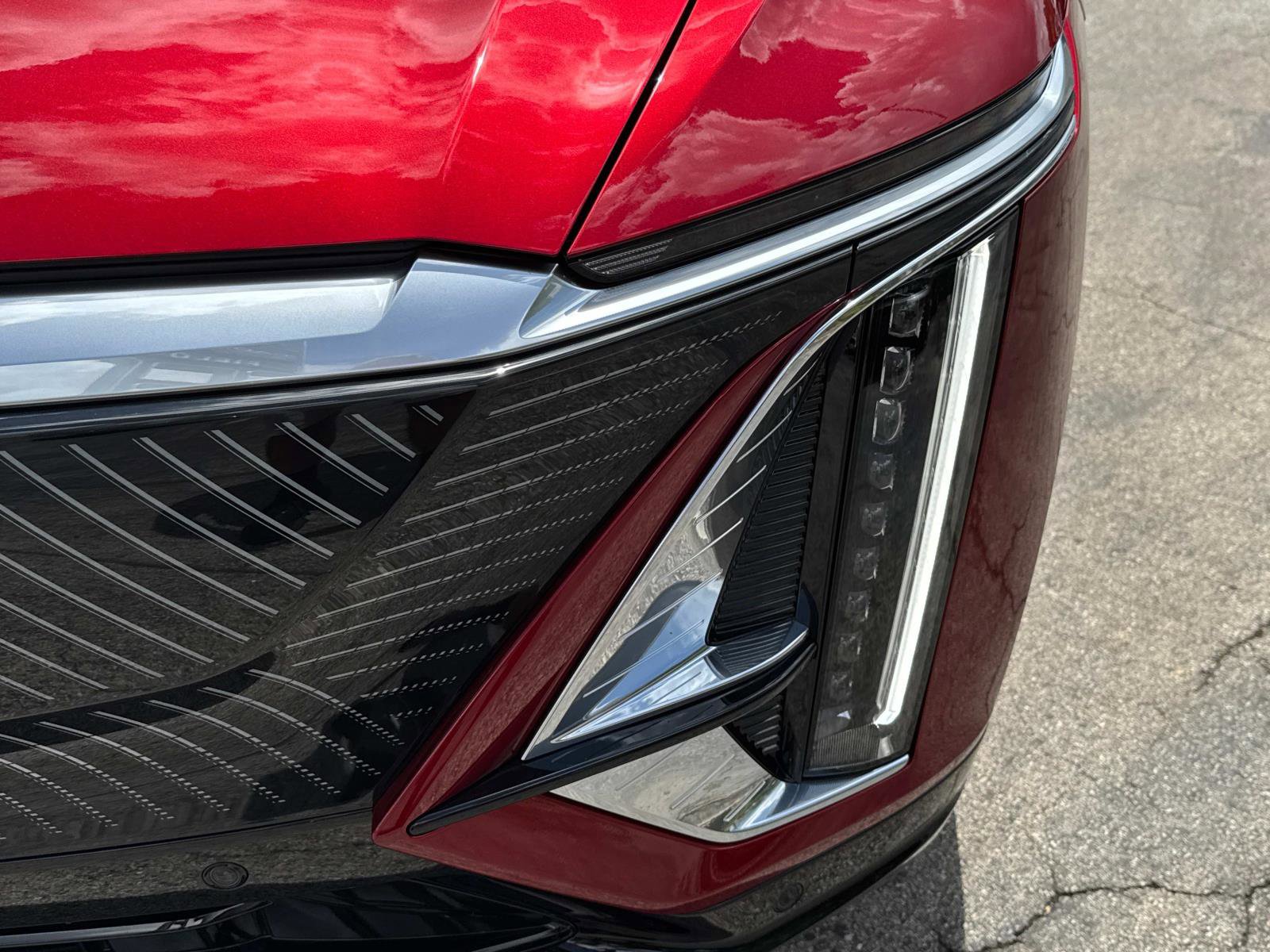 New 2025 Cadillac Lyriq Luxury image 9