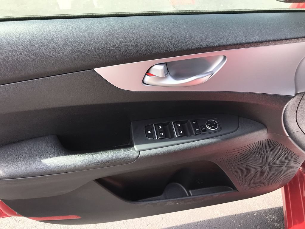 Used 2022 Kia Forte LXS FWD image 13