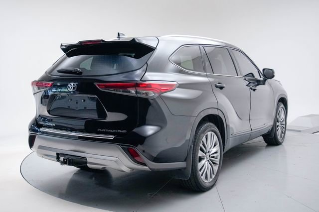 Used 2023 Toyota Highlander Platinum image 11