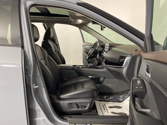 Used 2022 Nissan Rogue SL w/ SL Premium Package image 39