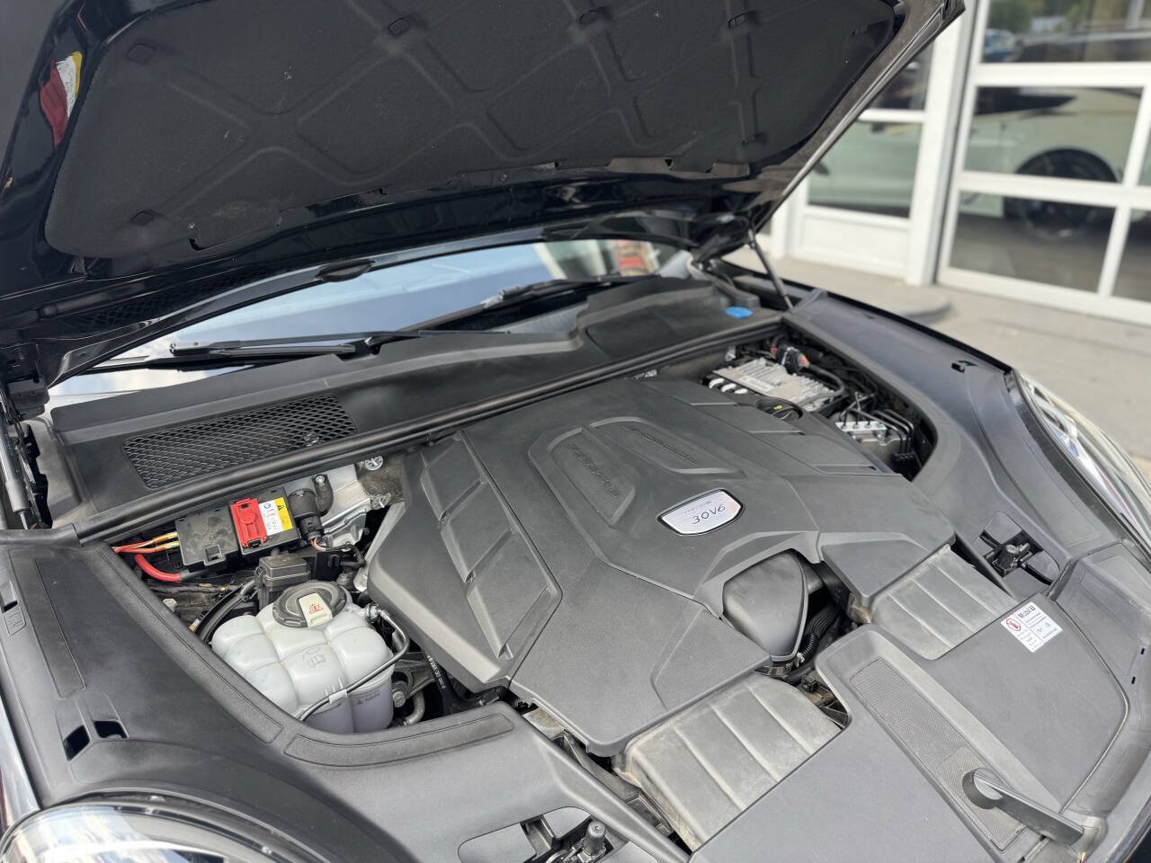 Used 2020 Porsche Cayenne AWD/4WD image 37