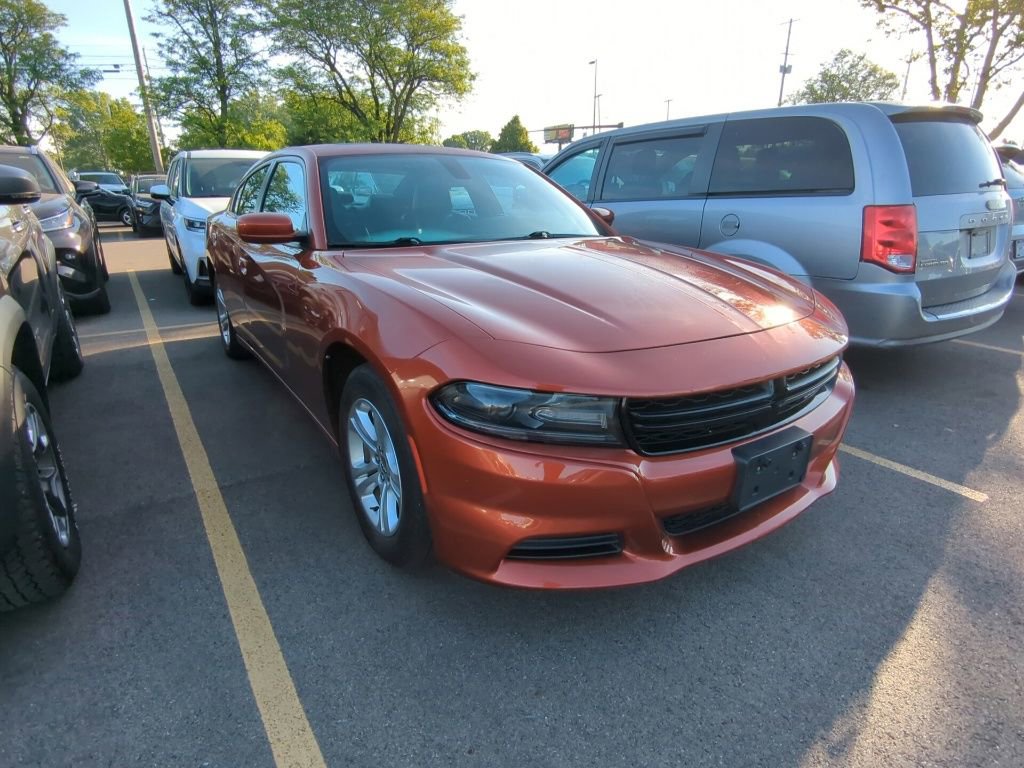 Used 2021 Dodge Charger SXT w/ Leather Interior Group RWD image 3