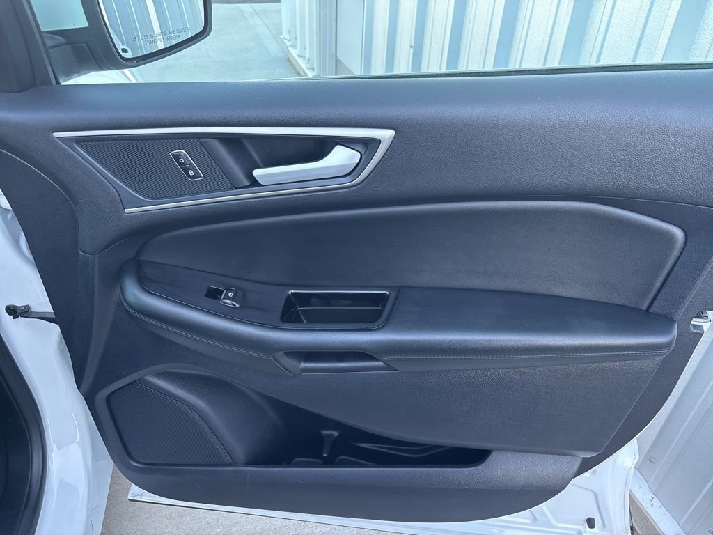 Used 2020 Ford Edge SEL image 35