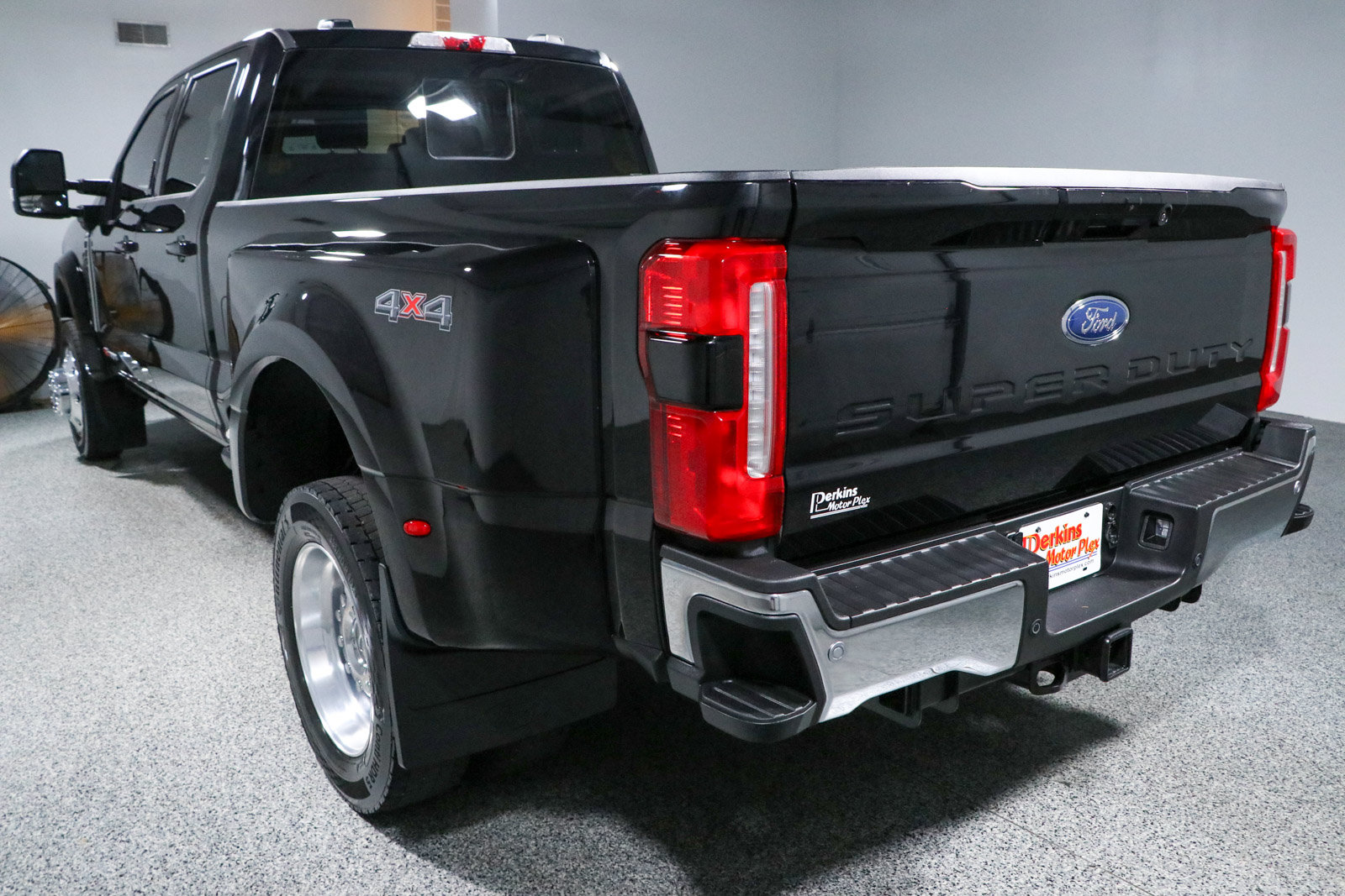 Used 2024 Ford F450 Lariat w/ Lariat Ultimate Package AWD/4WD image 9