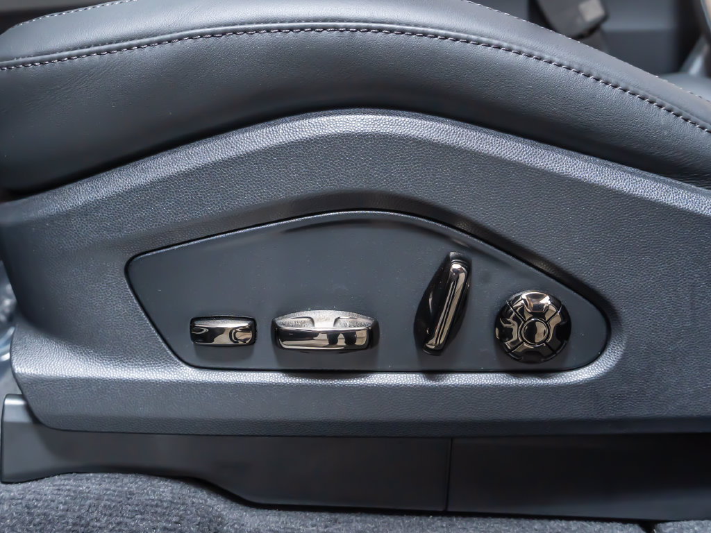 New 2026 Porsche Cayenne Electric AWD/4WD image 26