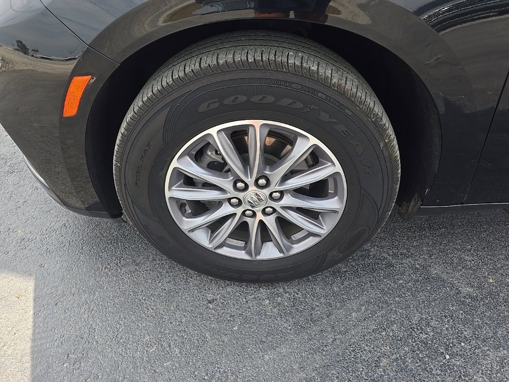 Used 2024 Buick Enclave Premium image 4
