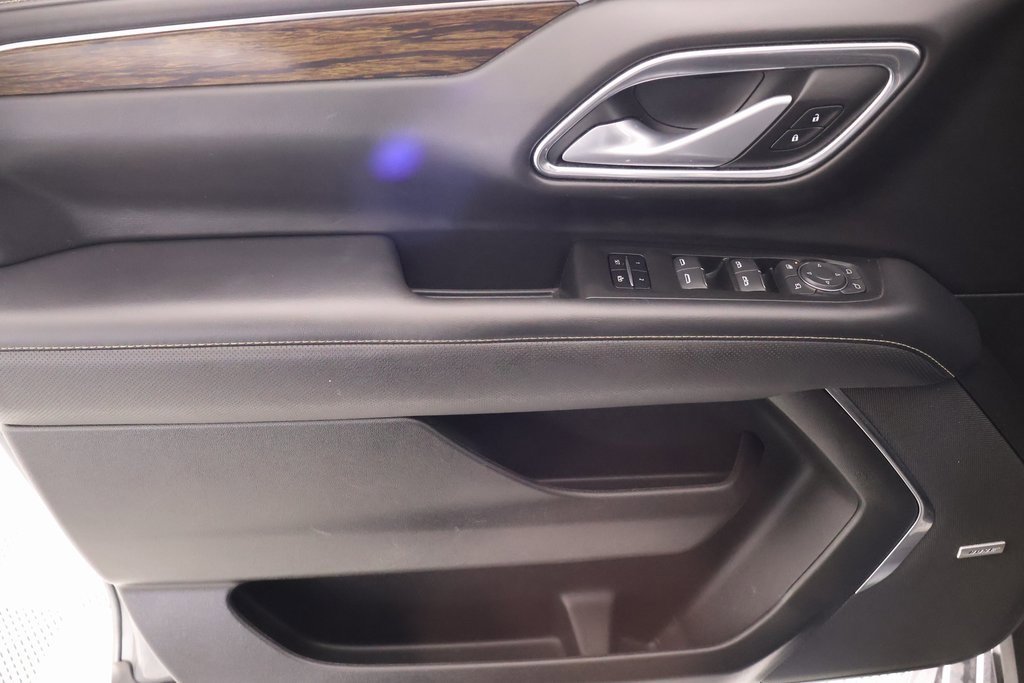 Used 2022 Chevrolet Suburban Premier image 18