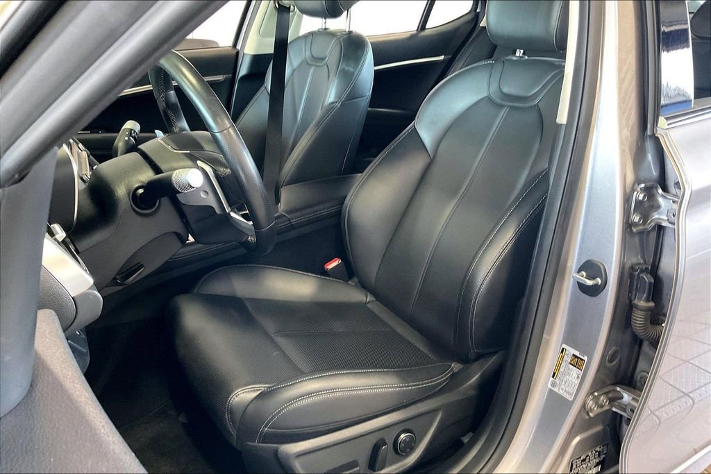 Used 2025 Genesis G70 2.5T AWD/4WD image 3