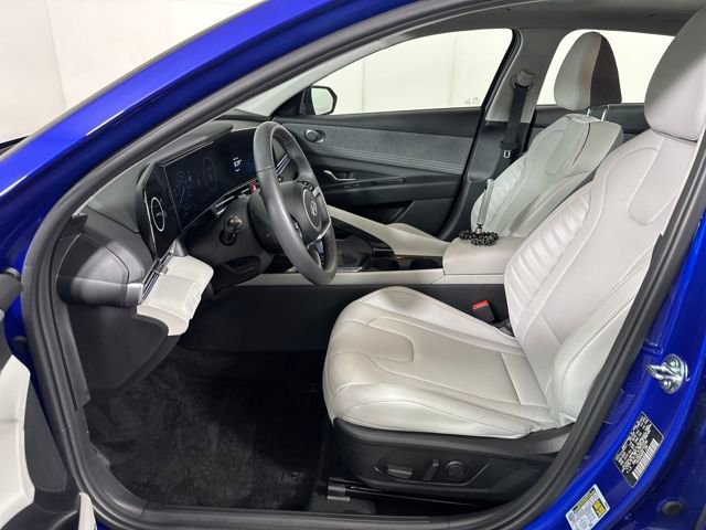 Certified 2025 Hyundai Elantra Limited image 39