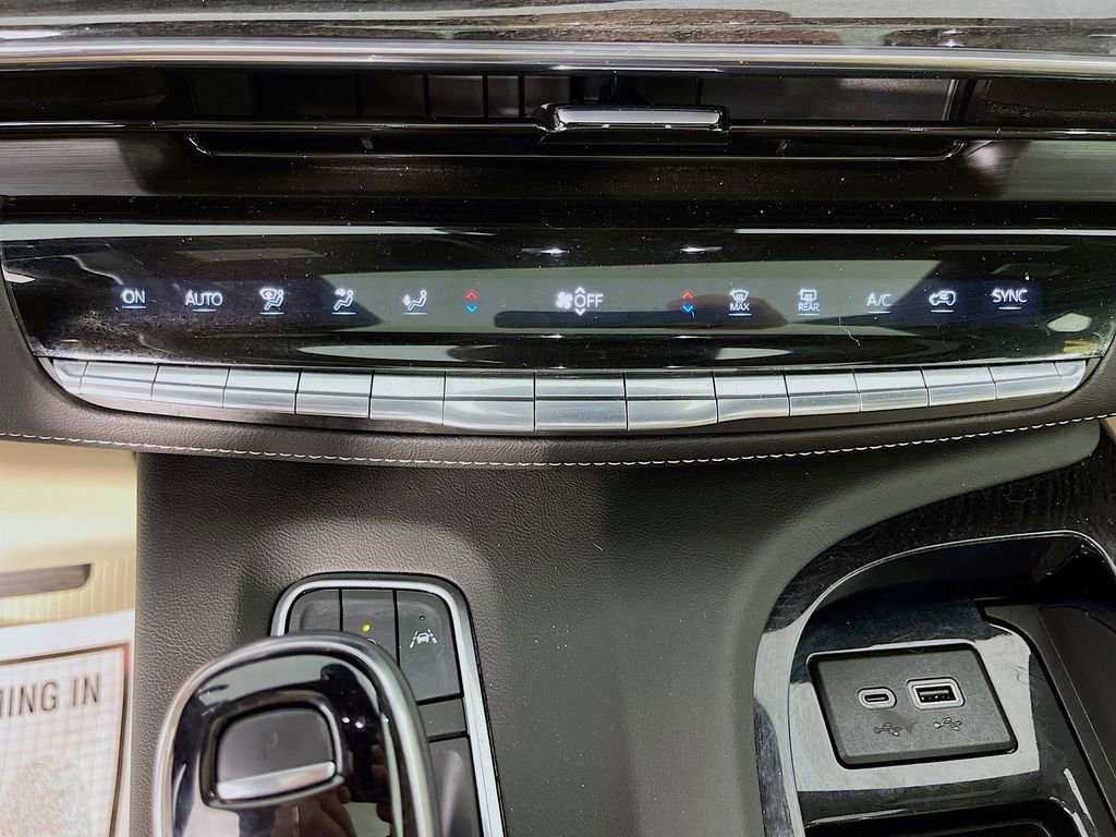Used 2023 Cadillac Escalade Premium Luxury w/ Performance Package image 22