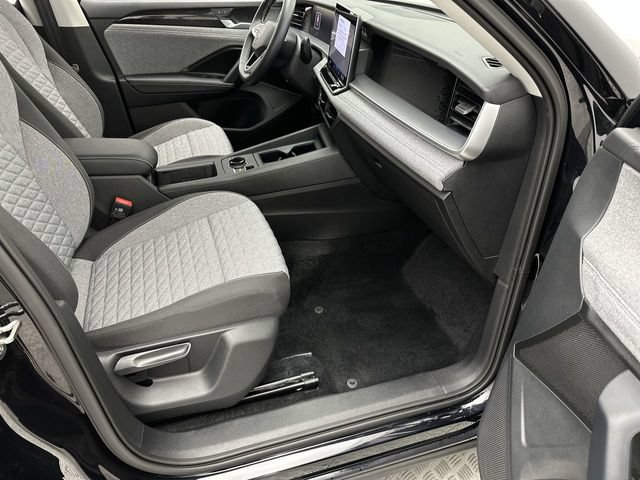 Certified 2025 Volkswagen Tiguan S AWD/4WD image 23