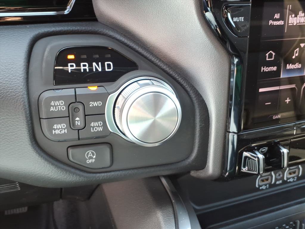 New 2026 RAM 1500 Laramie AWD/4WD image 32