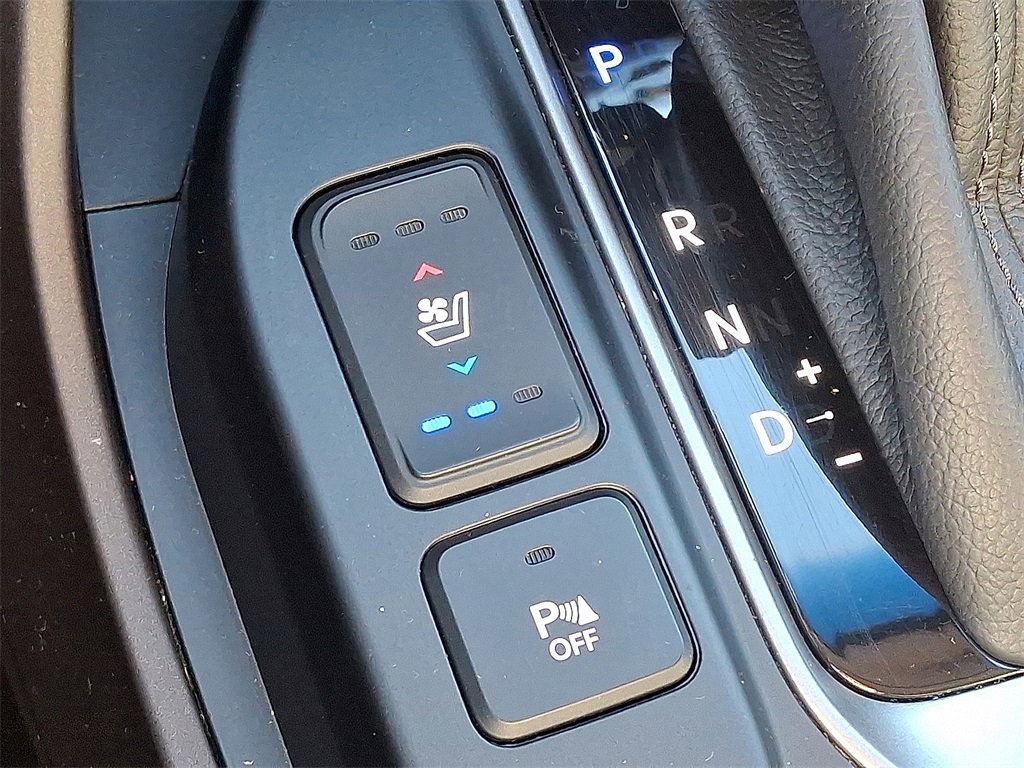 Used 2017 Hyundai Santa Fe SE image 30