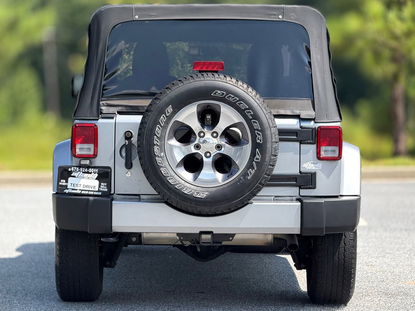 Used 2016 Jeep Wrangler Unlimited Sahara image 5