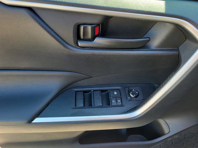 Used 2019 Toyota RAV4 LE image 51