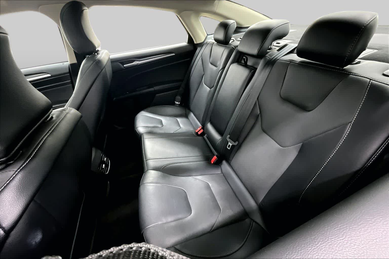 Used 2019 Ford Fusion Titanium FWD image 20
