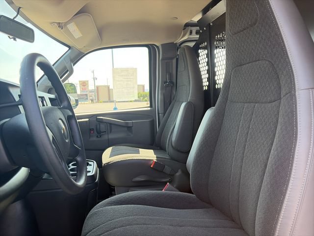 Used 2024 Chevrolet Express 2500 w/ Driver Convenience Package RWD image 16