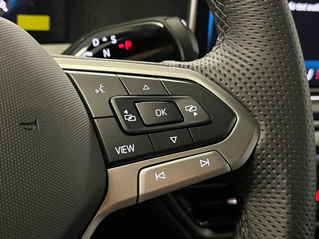 New 2025 Volkswagen Tiguan SE R-Line image 28