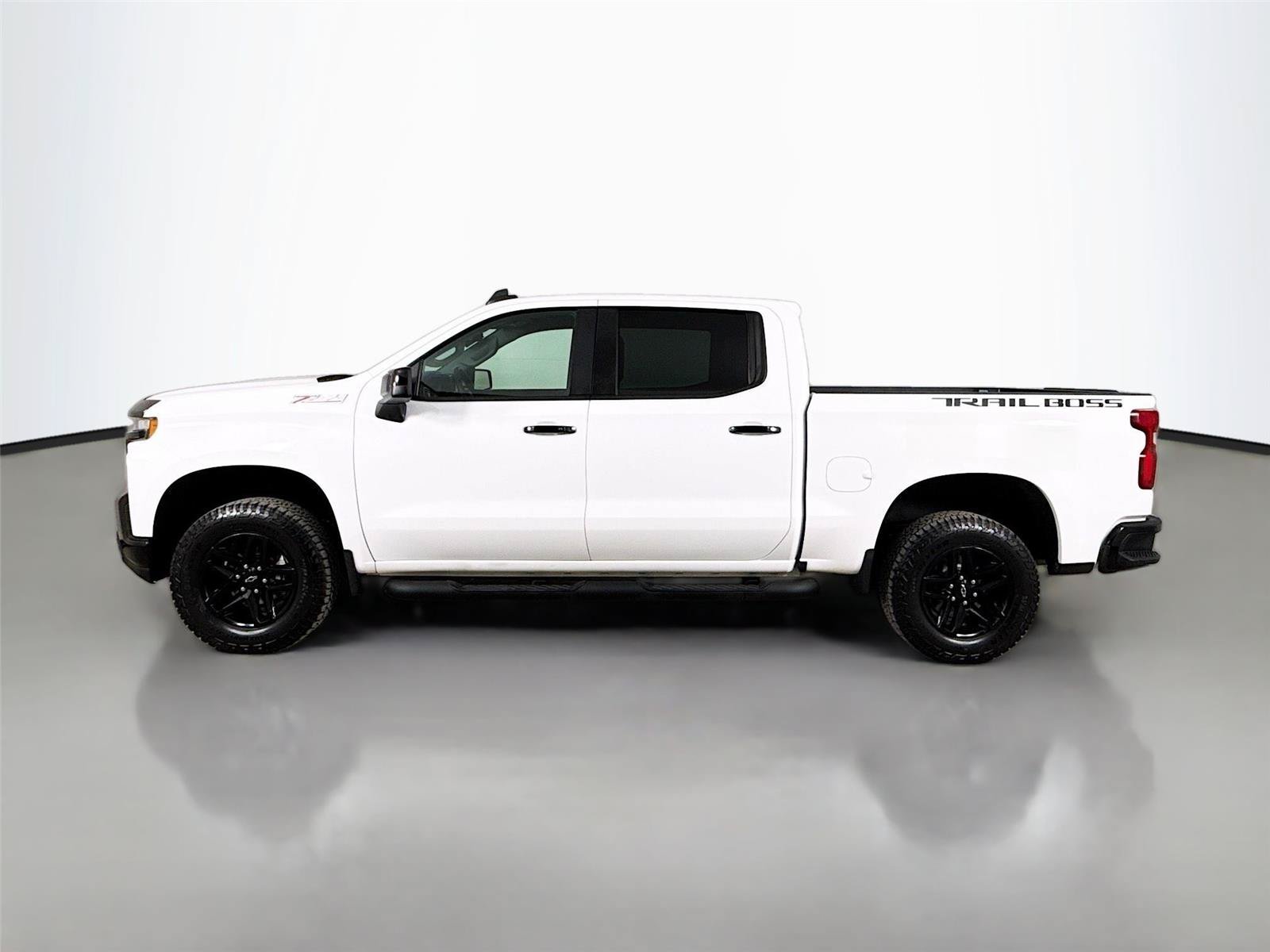 Used 2021 Chevrolet Silverado 1500 LT Trail Boss w/ Bed Protection Package AWD/4WD image 6