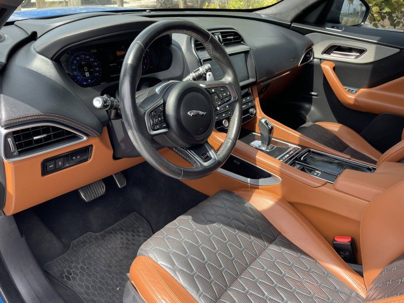 Used 2020 Jaguar F-PACE SVR image 10