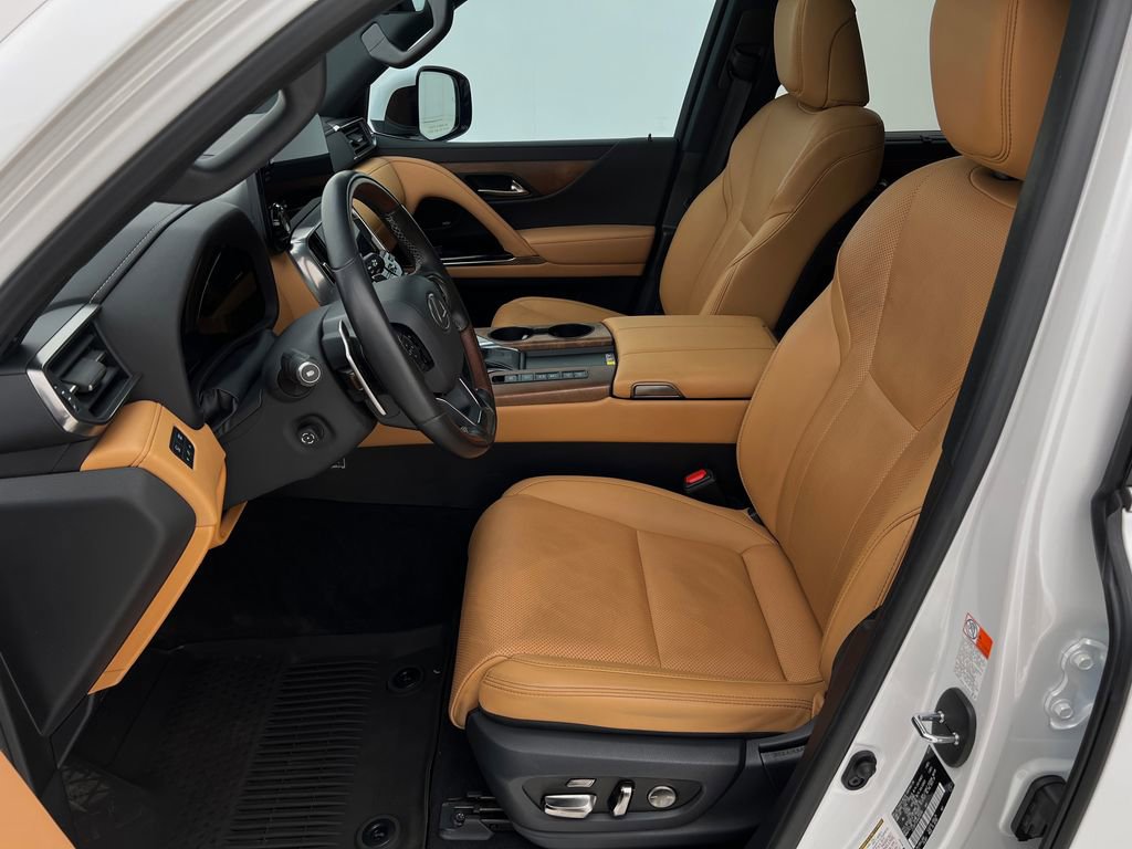 Certified 2024 Lexus LX 600 4WD w/ Luxury Package image 11