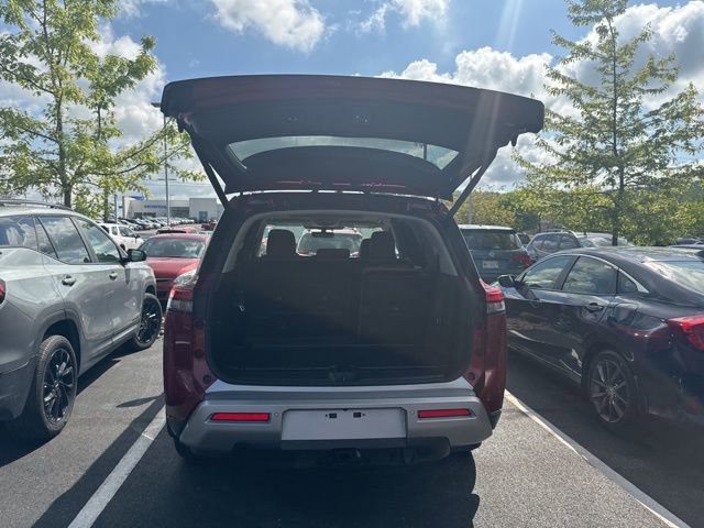 Used 2023 Nissan Pathfinder Platinum w/ Cargo Package AWD/4WD image 18