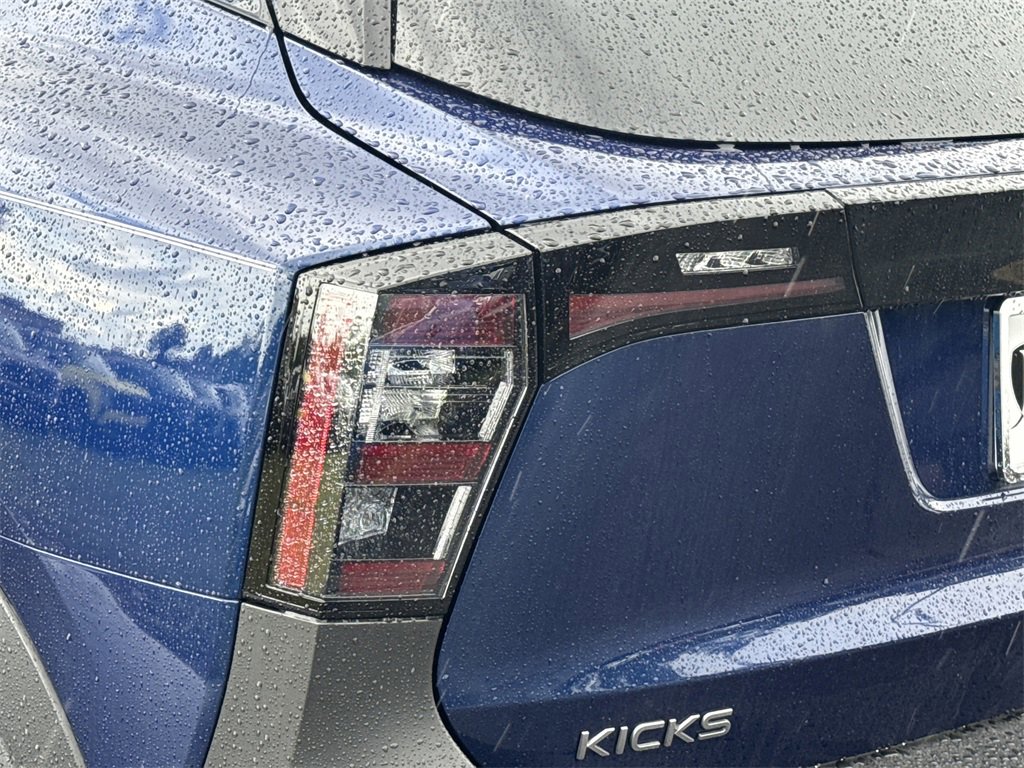 Certified 2025 Nissan Kicks SR image 14