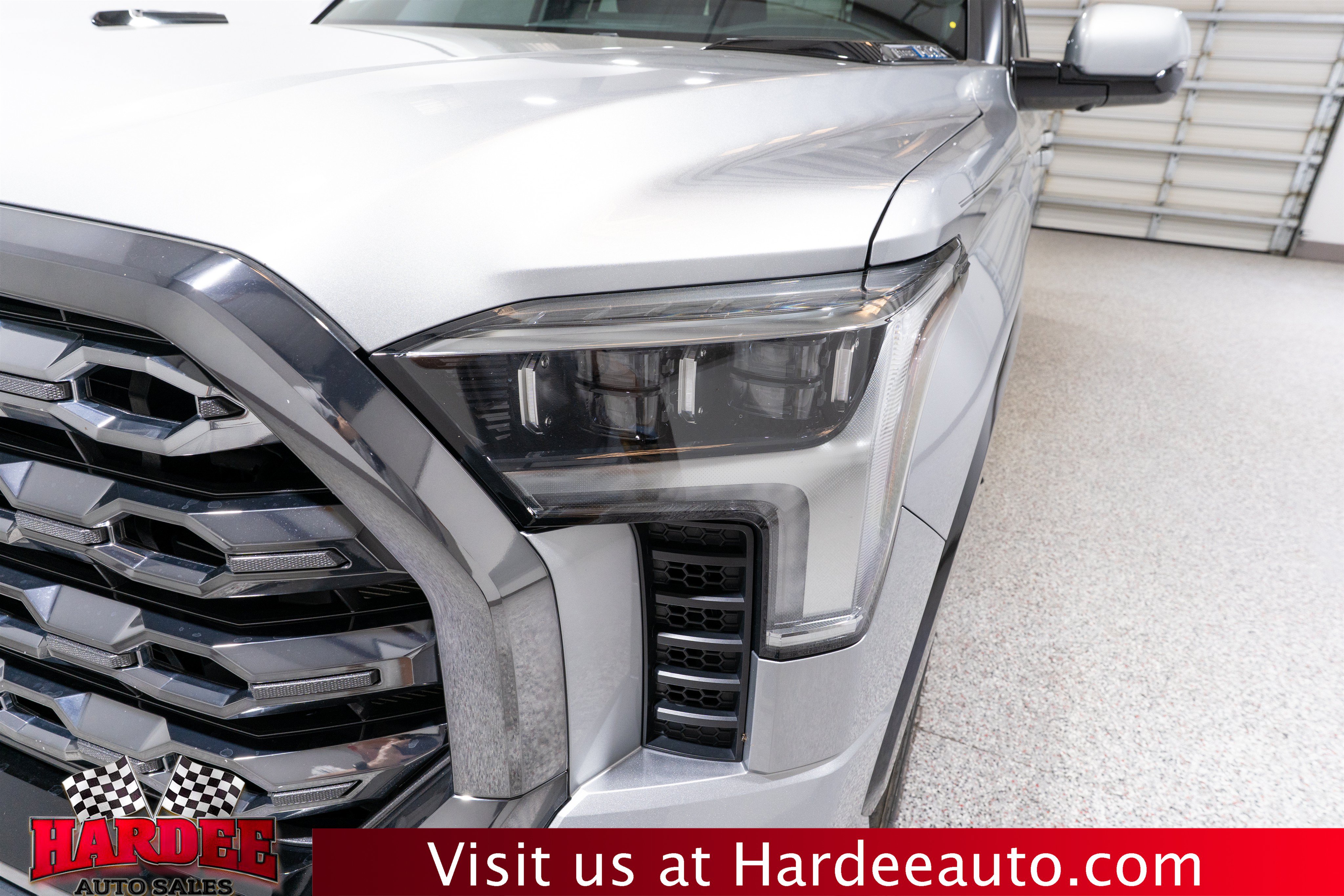 Used 2024 Toyota Tundra Platinum AWD/4WD image 8